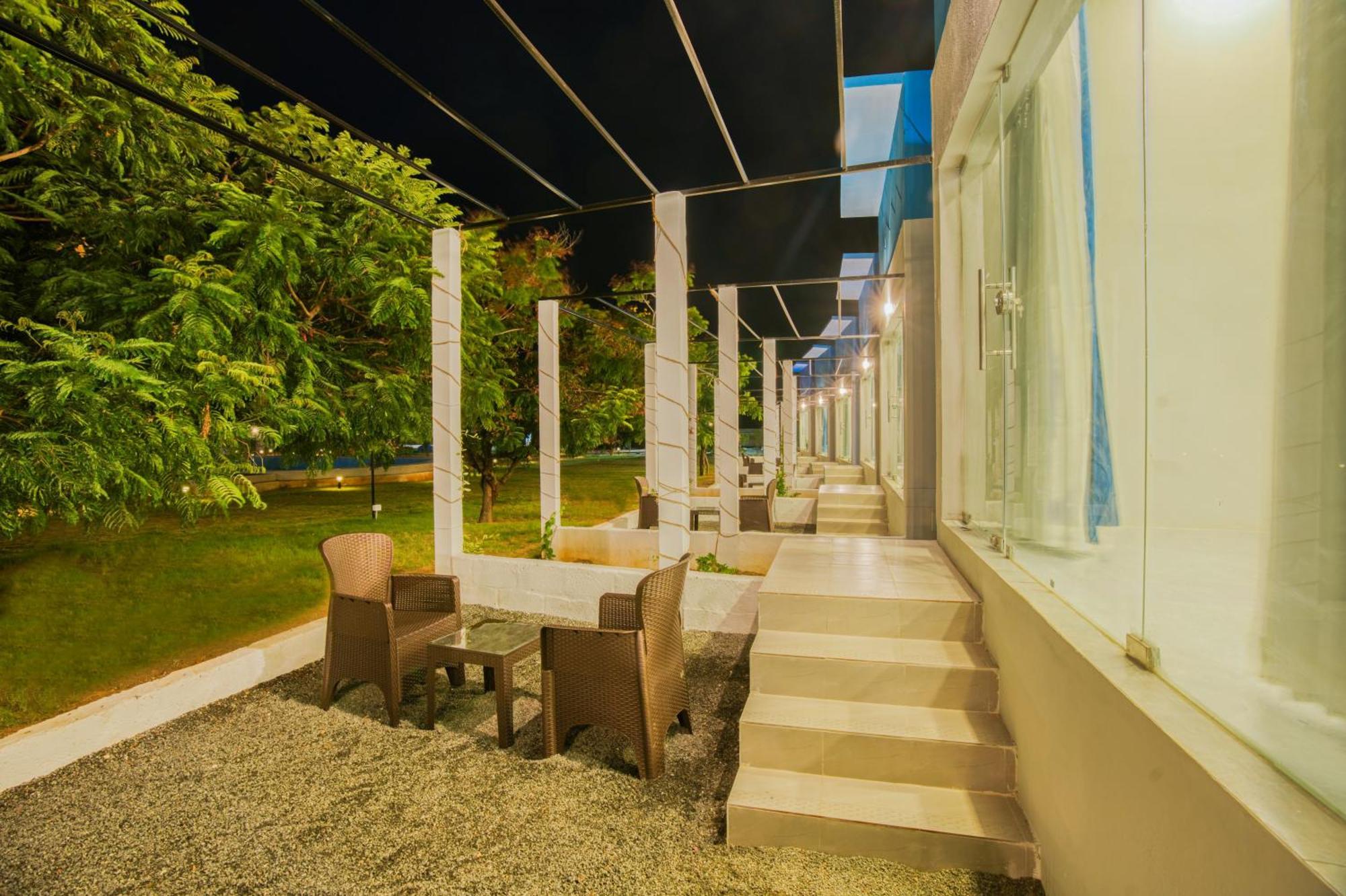 Seaborne Beach Resort Auroville Extérieur photo