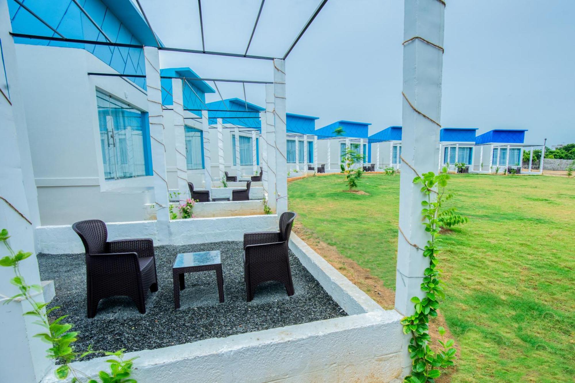 Seaborne Beach Resort Auroville Extérieur photo