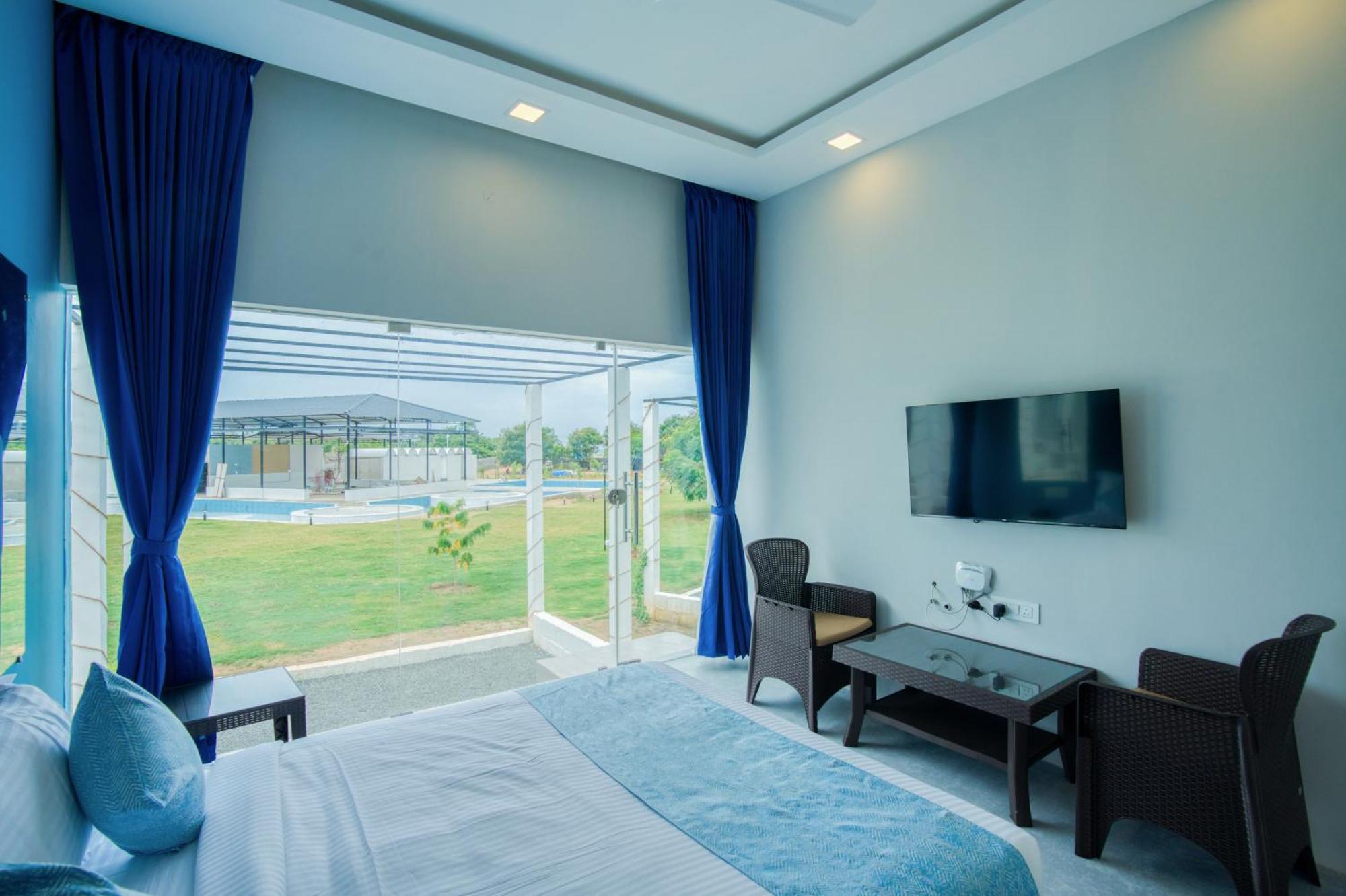 Seaborne Beach Resort Auroville Extérieur photo